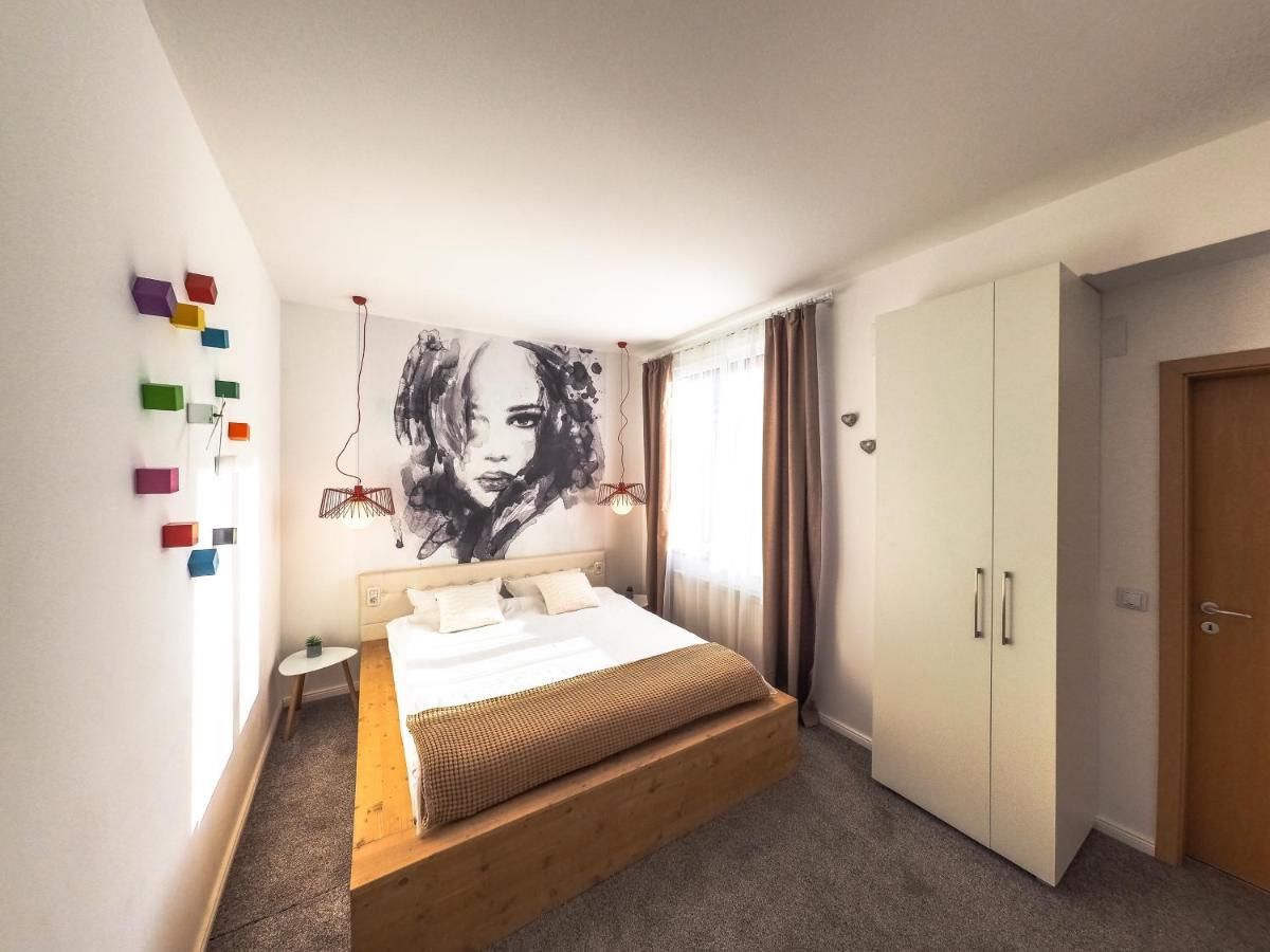 Гостевой дом Shard Boutique Hotel Брашов-30