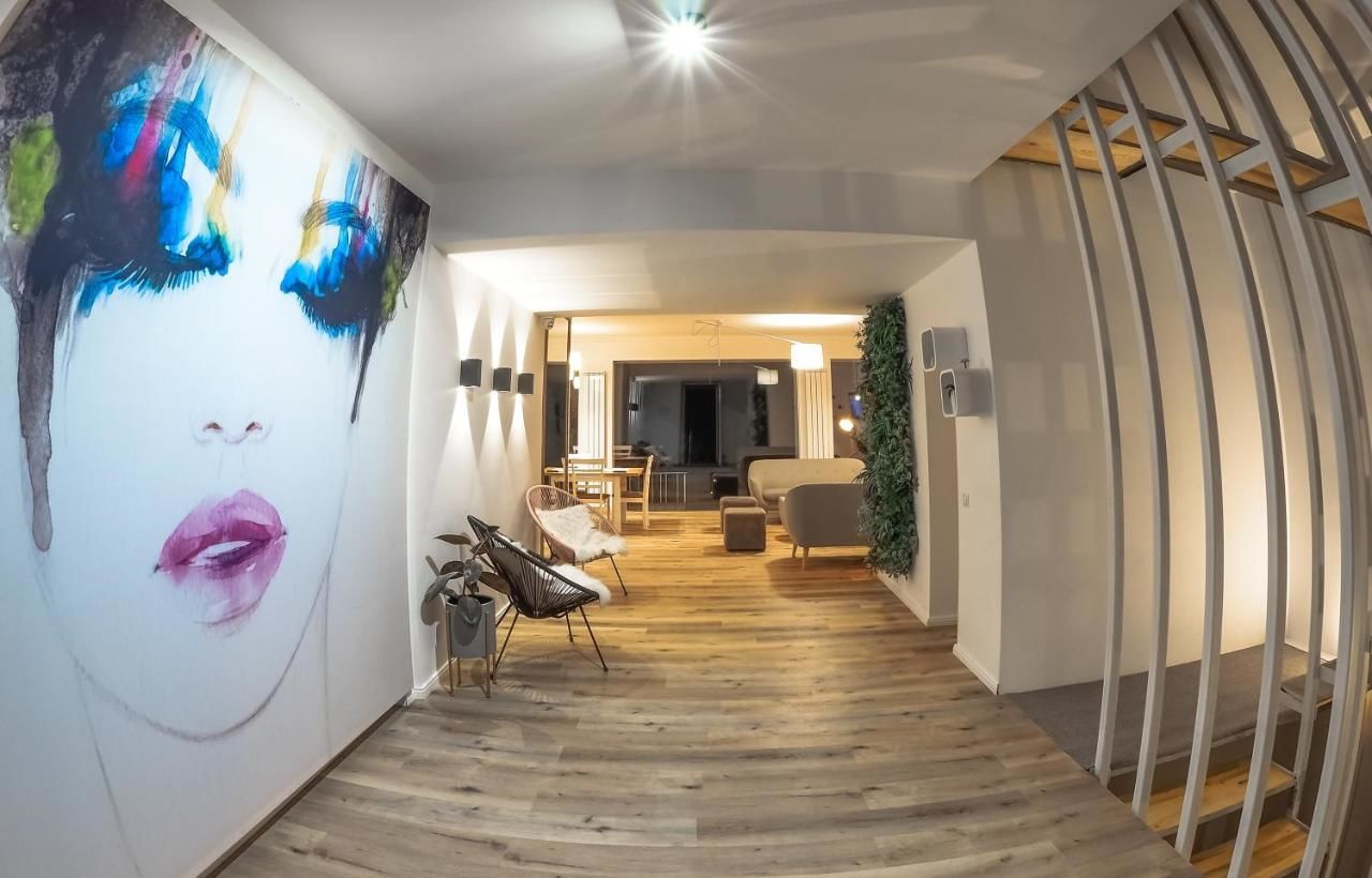 Гостевой дом Shard Boutique Hotel Брашов-36