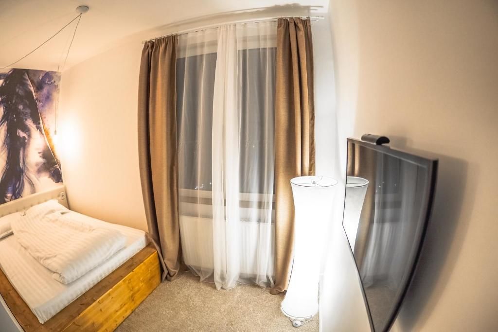 Гостевой дом Shard Boutique Hotel Брашов-52