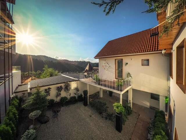 Гостевой дом Shard Boutique Hotel Брашов-11